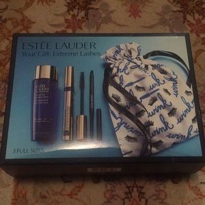Estee Lauder Extreme lash gift set.